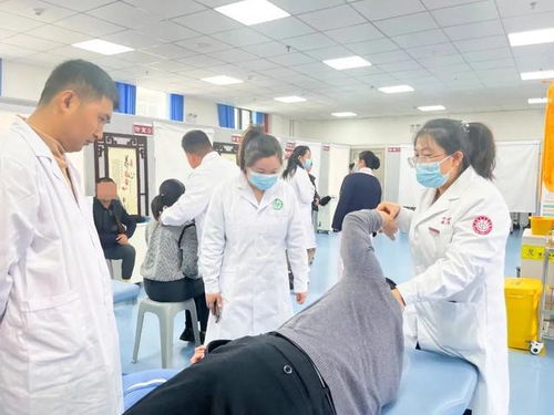 中醫(yī)義診進(jìn)基層 健康服務(wù)暖人心——延安市中醫(yī)醫(yī)院康復(fù)科赴甘泉縣中醫(yī)醫(yī)院開展中醫(yī)養(yǎng)生保健義診活動